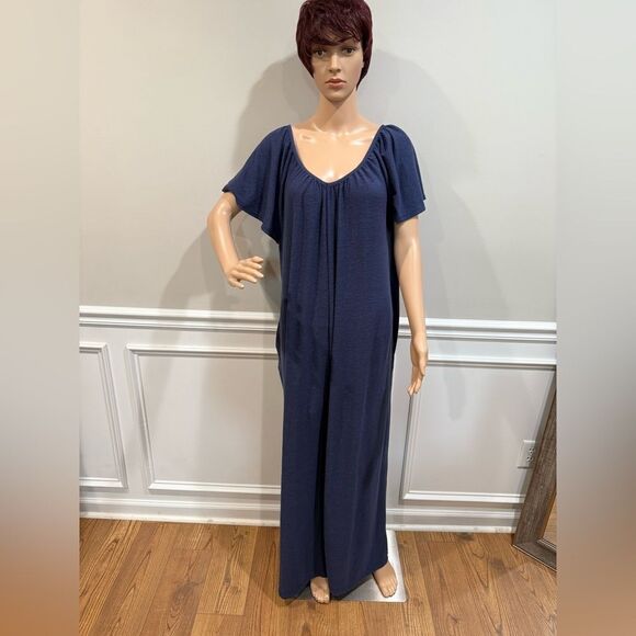 NWOT flowy deep v jumpsuit - Picture 3 of 5